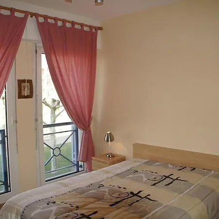 Lively In With Balcony Rochefort (Charente-Maritime)